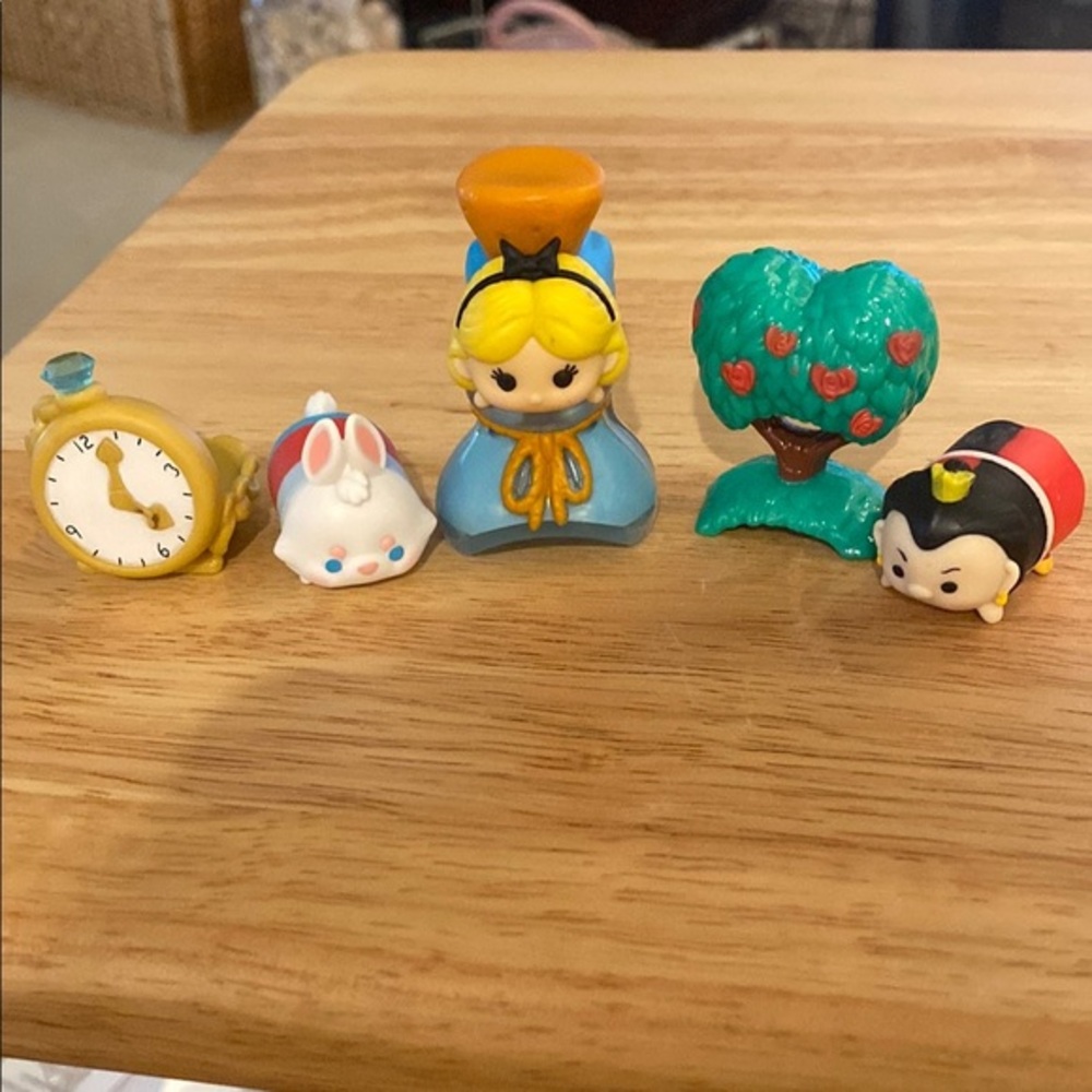 Disney Tsum Tsum Alice in Wonderland Mini Figures
